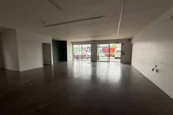 High Profile Kumeu Retail- 102m²