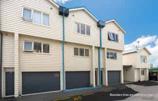 3/49 Henderson Valley Road, Henderson