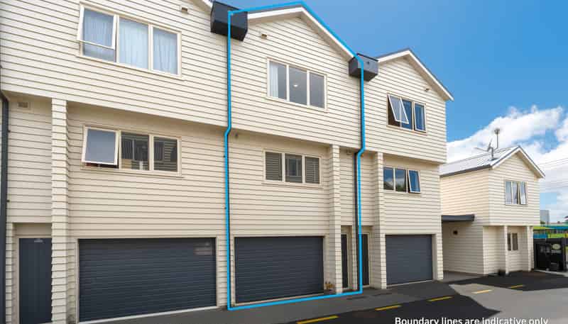 3/49 Henderson Valley Road, Henderson