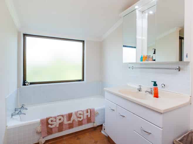 17 Park View Avenue, Feilding