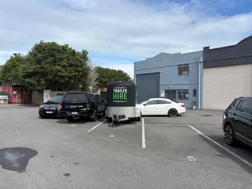 Compact Industrial Unit in Prime Mount Location