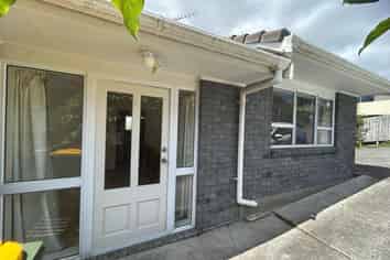 1/16 Cambric Place, Botany Downs