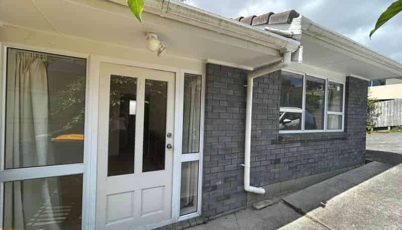 1/16 Cambric Place, Botany Downs