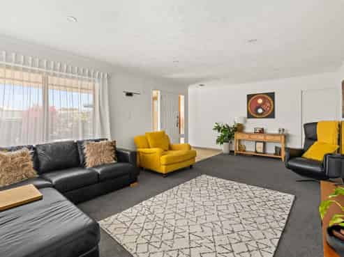 54A Menin Road, Onekawa