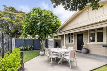 2 McDonald Street, Napier South