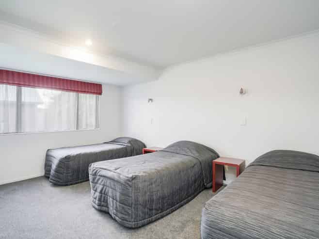 8C Camden Street, Turnbull Thomson Park