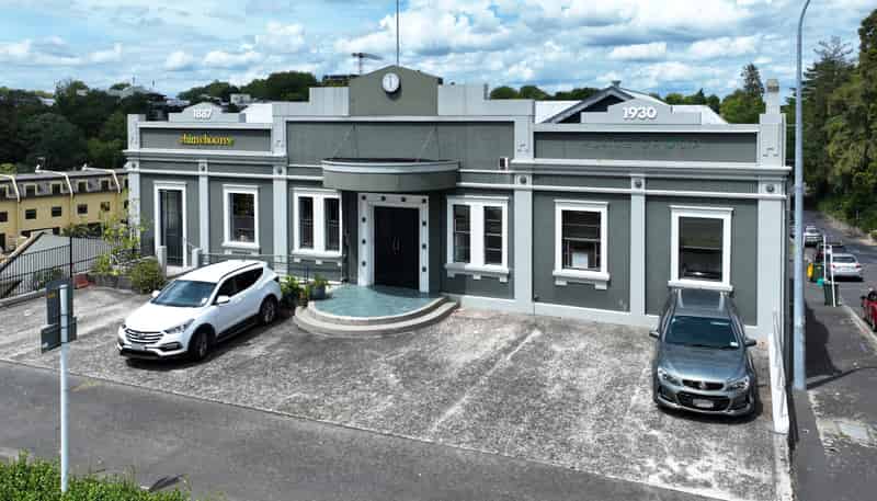 14 Anzac Parade, Hamilton Central