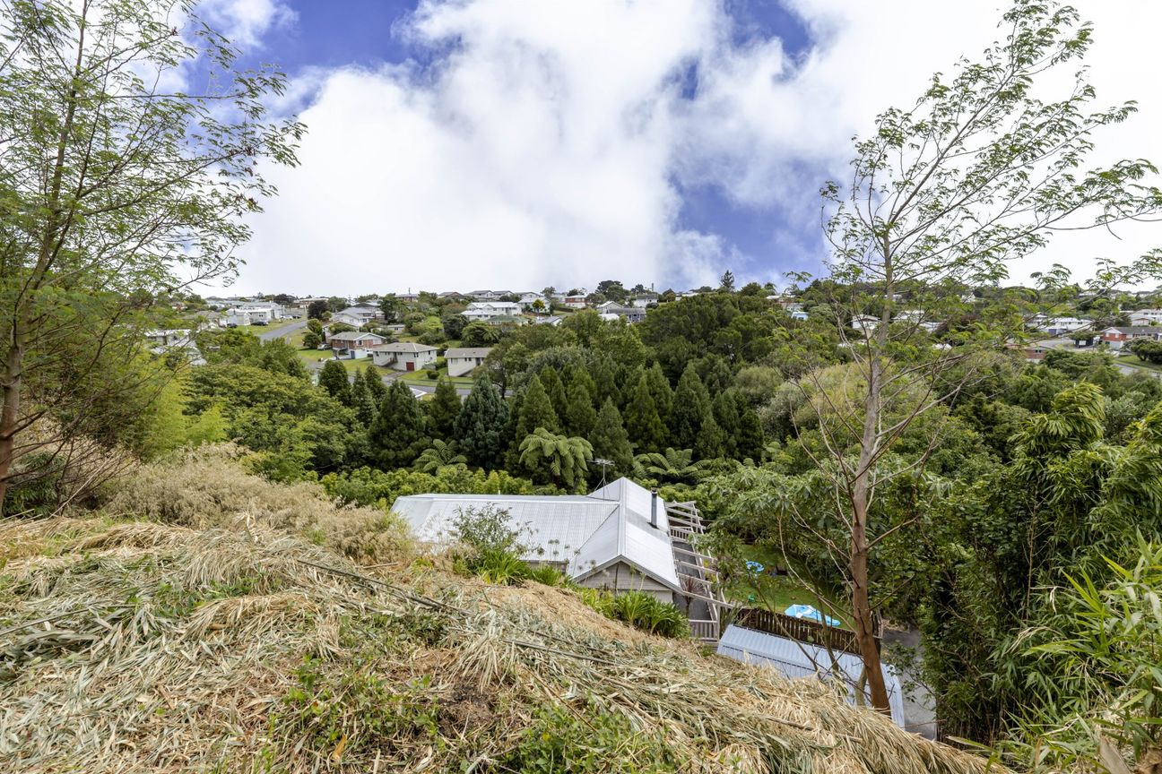 PRIME RESIDENTIAL SECTION WITH A PEACEFUL OUTLOOK - Fler