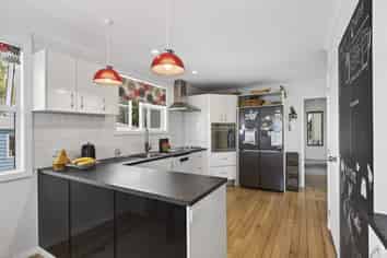 18 Cowling Road, Hurdon