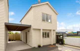 1/49 Henderson Valley Road, Henderson