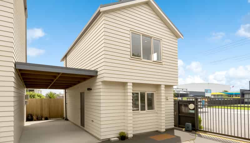 1/49 Henderson Valley Road, Henderson