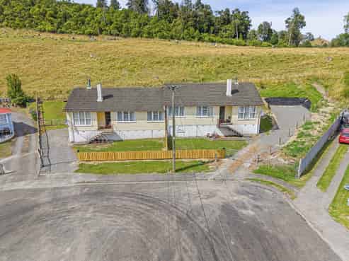 8 and 9 Kingfisher Place, Taihape