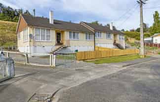 8 and 9 Kingfisher Place, Taihape