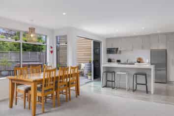 2/117A Warrington Street, EDGEWARE