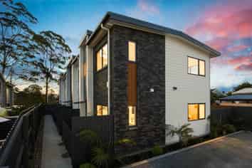 2/81 Vodanovich Road, Te Atatu South