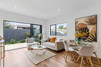 2/81 Vodanovich Road, Te Atatu South