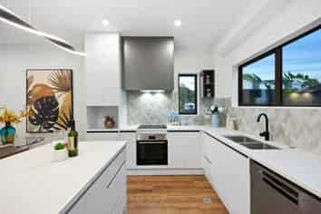 2/81 Vodanovich Road, Te Atatu South