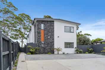 2/81 Vodanovich Road, Te Atatu South