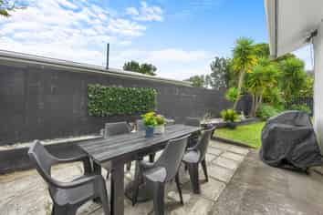 2/52 Merton Road, Saint Johns