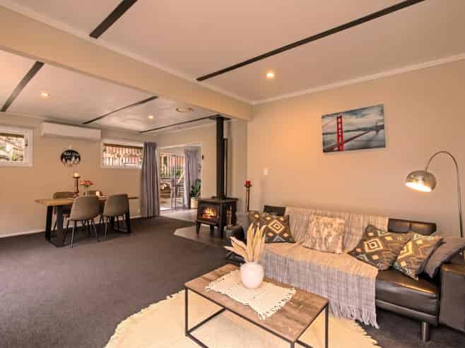 81 Bird Grove, Stokes Valley