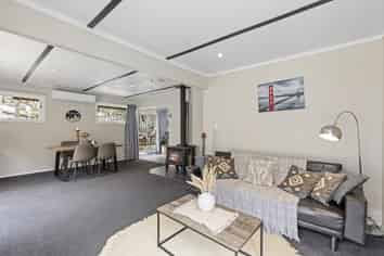 81 Bird Grove, Stokes Valley