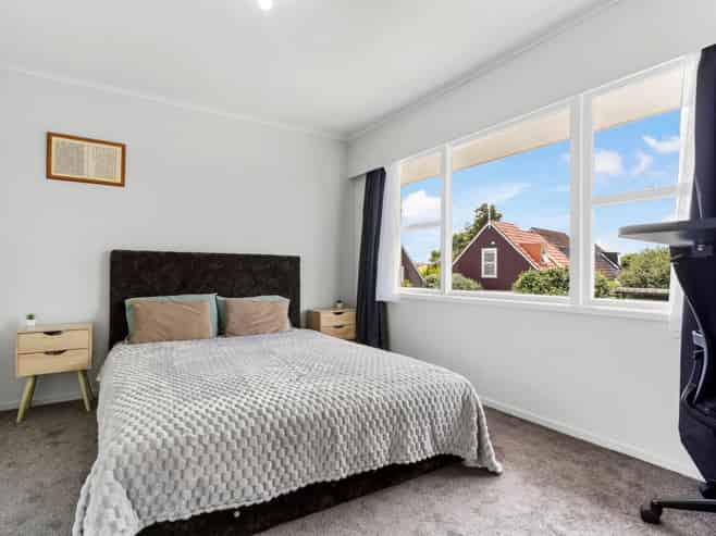 2/50 Pilkington Road, Panmure