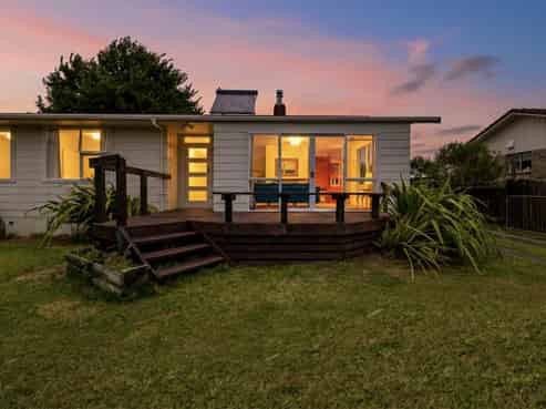 5 Clouston Crescent, Fenton Park