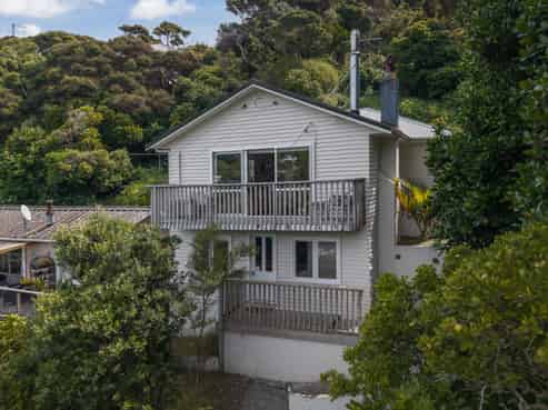 31 Airlie Road, Plimmerton
