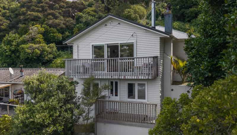 31 Airlie Road, Plimmerton