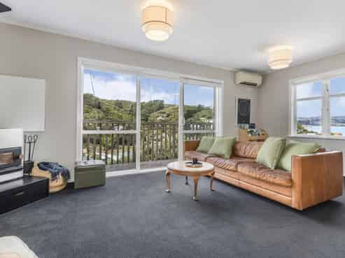 31 Airlie Road, Plimmerton