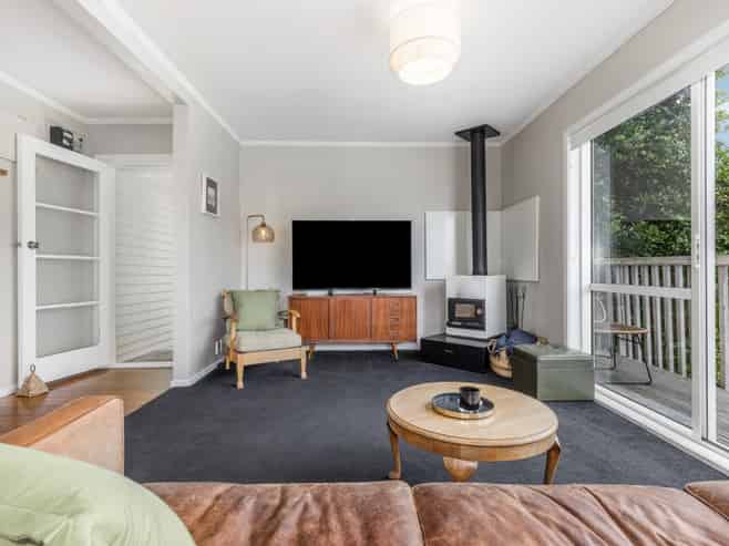 31 Airlie Road, Plimmerton