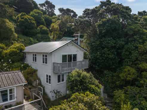 31 Airlie Road, Plimmerton