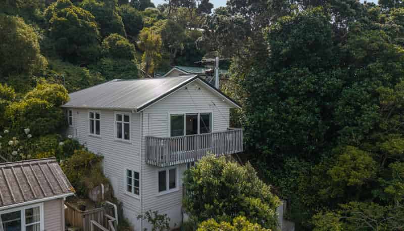 31 Airlie Road, Plimmerton