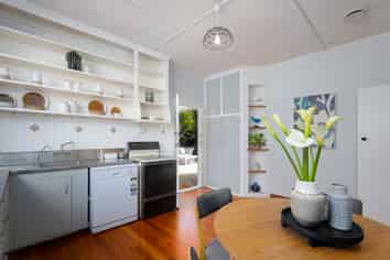 83 Washington Road, Washington Valley