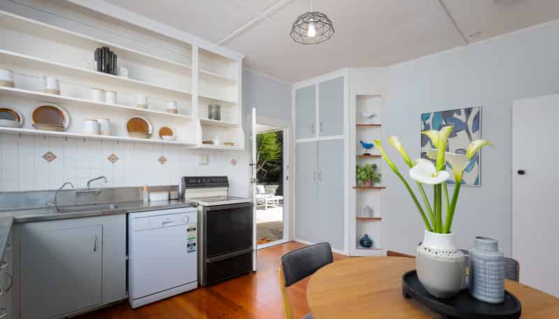 83 Washington Road, Washington Valley