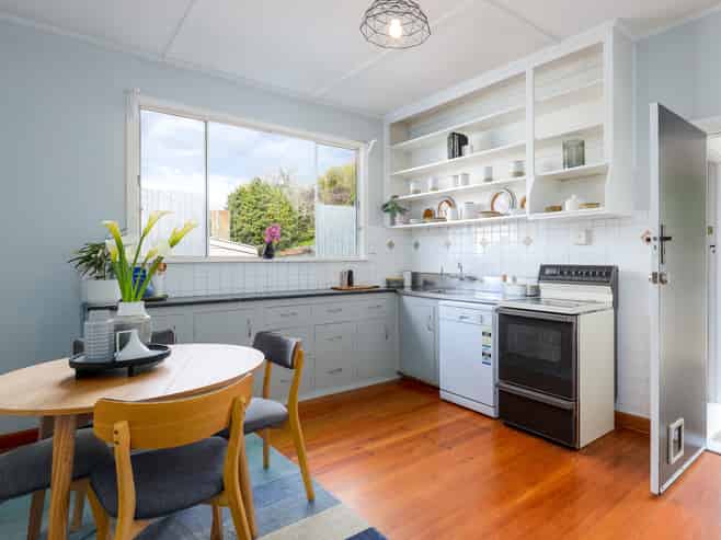 83 Washington Road, Washington Valley