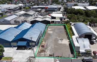 CBRE | 1,330sqm Secure Yard in Penrose