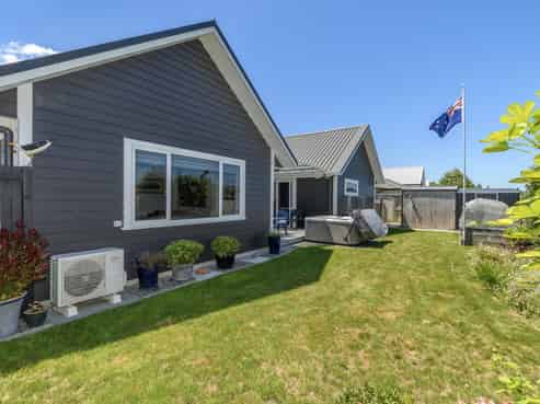 12 St Thomas Avenue, Pyes Pa