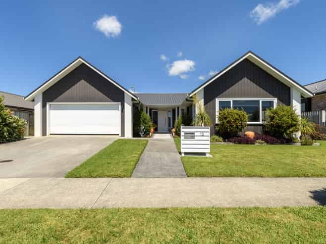 12 Saint Thomas Avenue, Pyes Pa