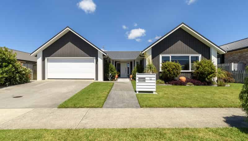 12 Saint Thomas Avenue, Pyes Pa