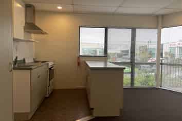 1/10 Airborne Road, Albany