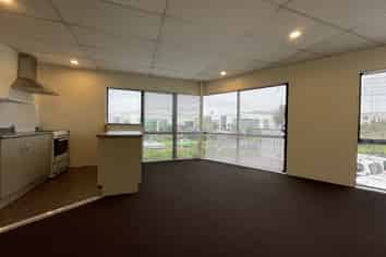 1/10 Airborne Road, Albany