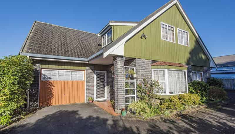 26a Mains Avenue, Kensington