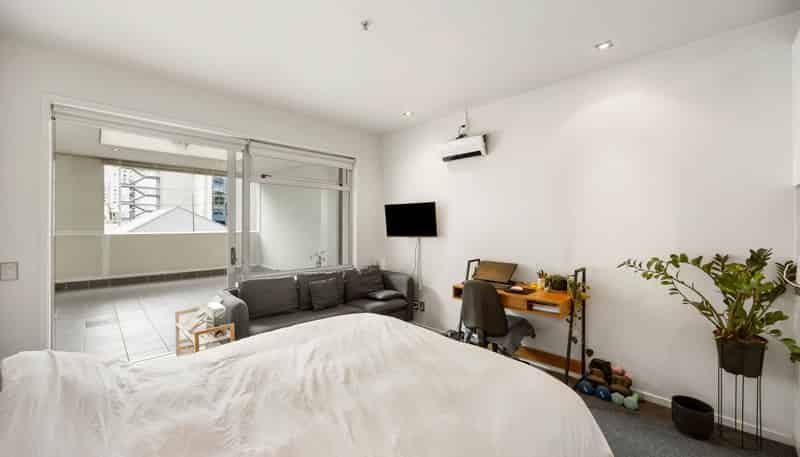 2J/16 Gore Street, Auckland Central