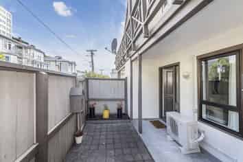 2/2 Goring Street, Thorndon