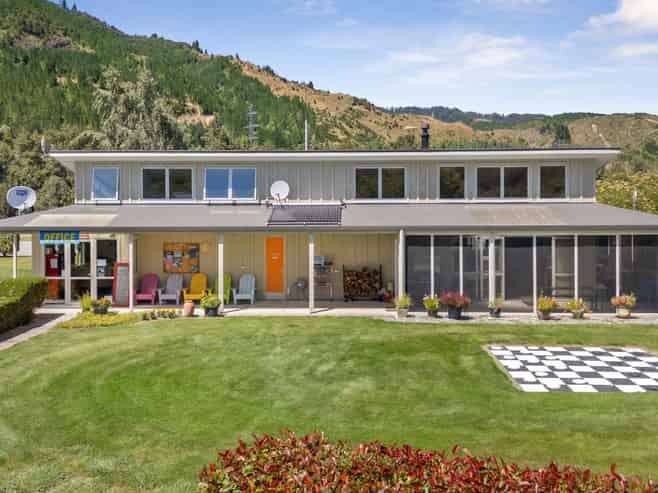 2595 Kawatiri-Murchison Highway, Longford