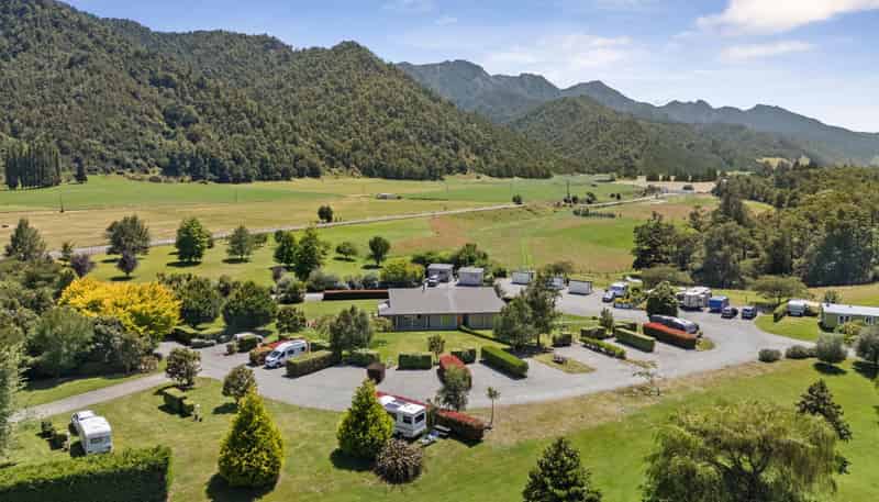 2595 Kawatiri-Murchison Highway, Longford