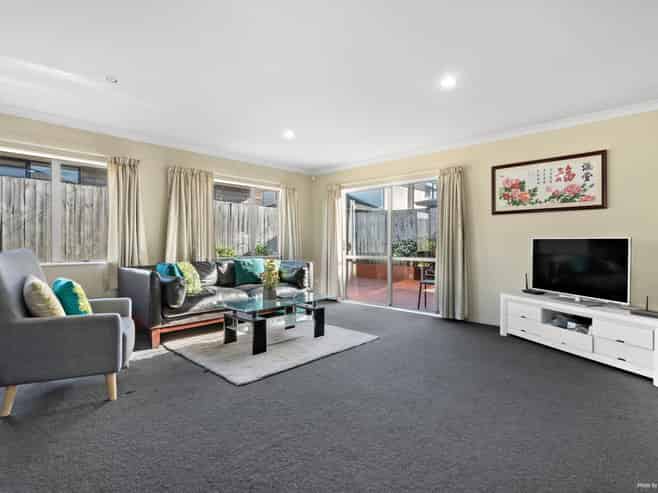 11 Manning Rise, Flat Bush