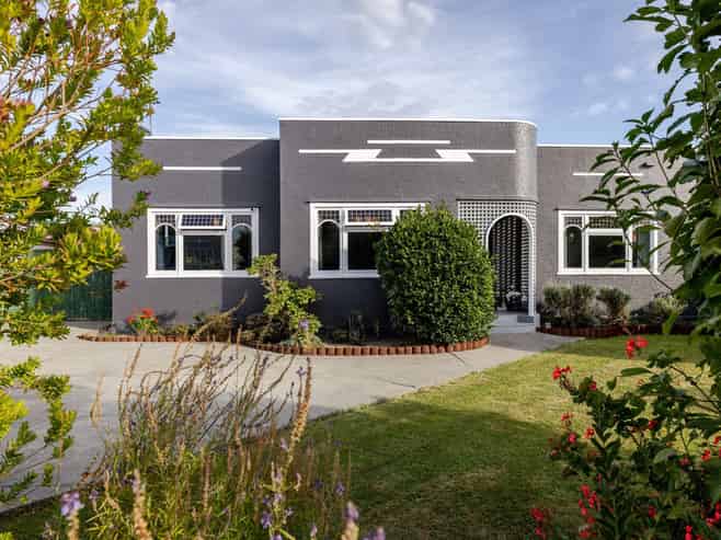 32 Rewa Street, Takaro