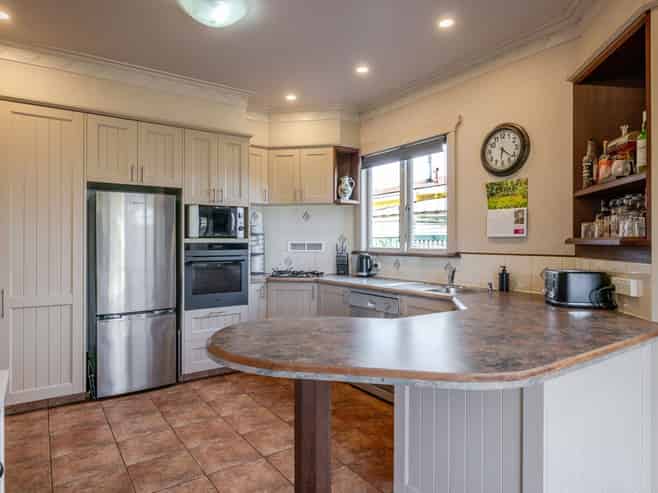 32 Rewa Street, Takaro